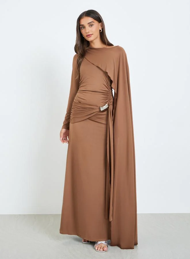 ستايلي فستان طويل درابيه بزينة معدنية بني